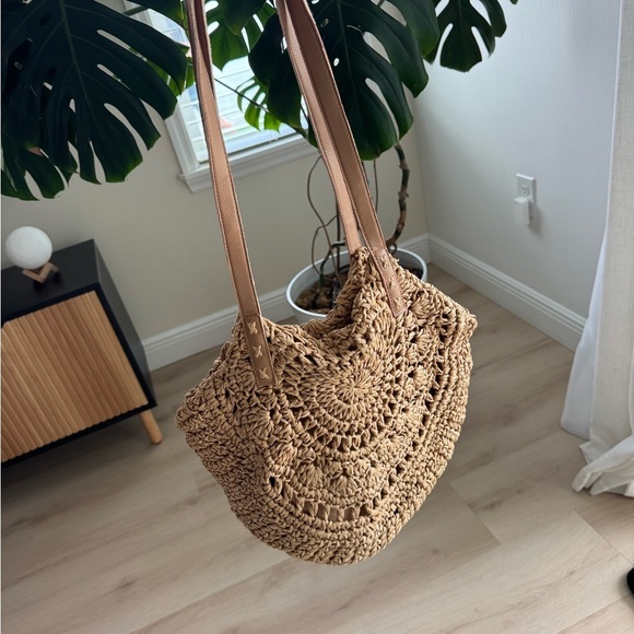 Elegant Tan Crochet Tote Beach Bag - Picture 1 of 8